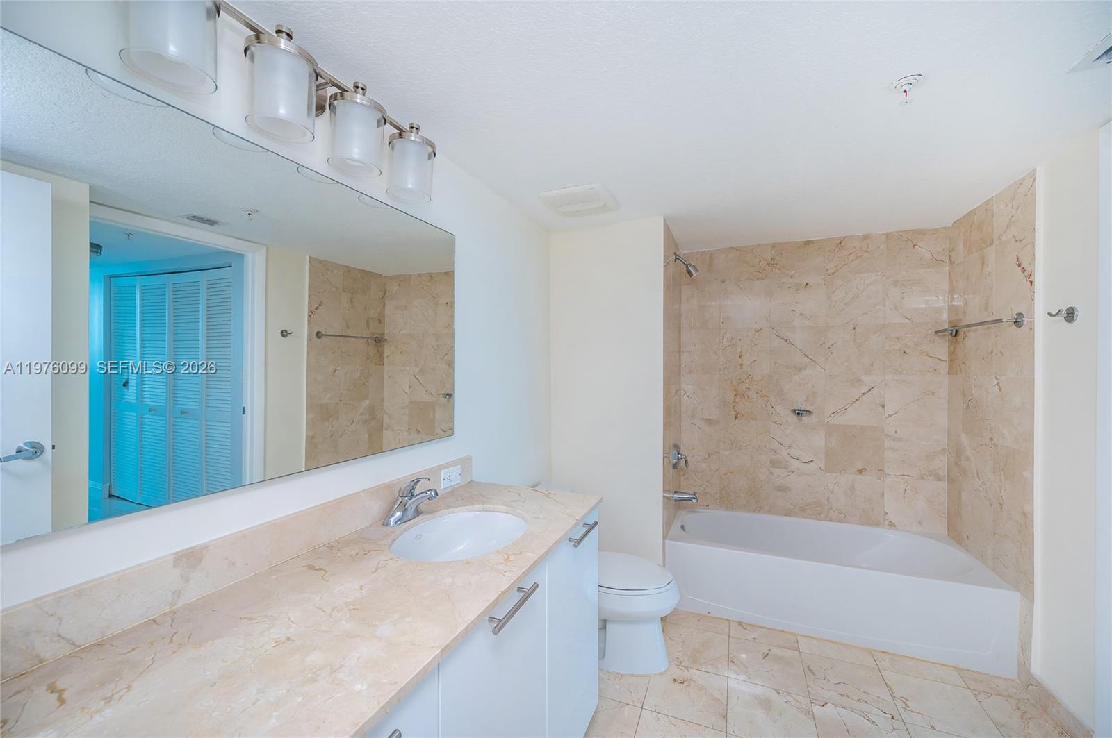 1800 CLUB CONDO - Residential