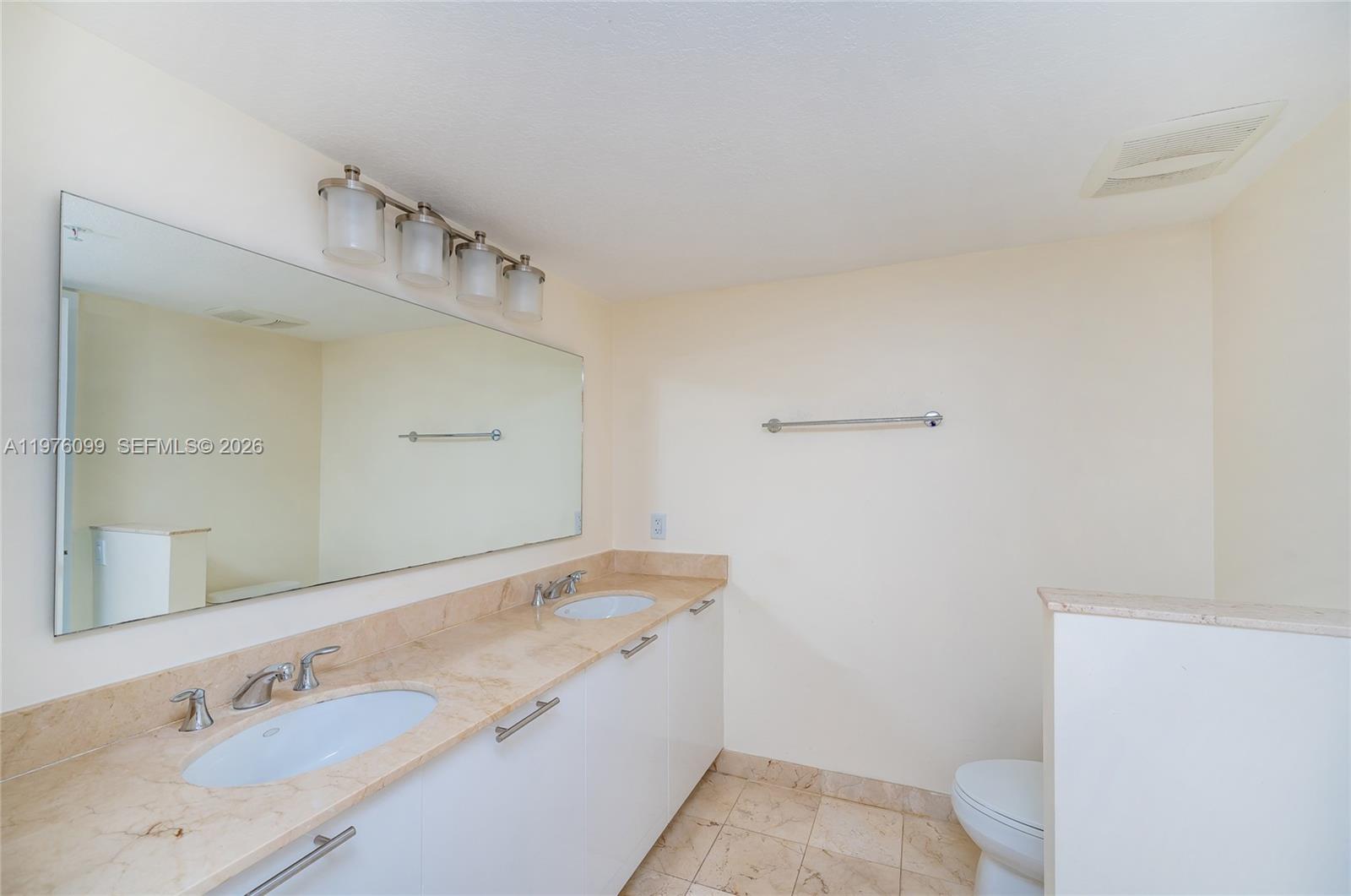 1800 CLUB CONDO - Residential