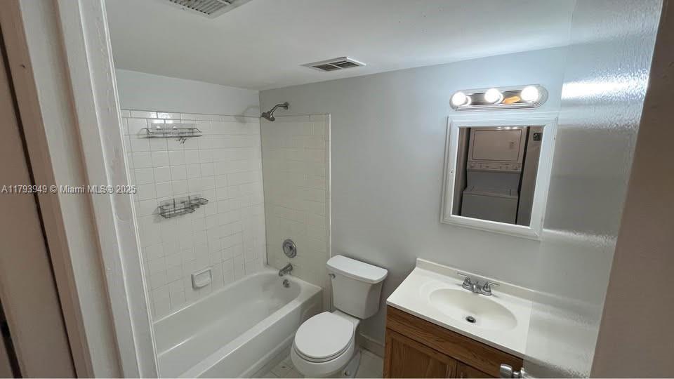 ISLAND CLUB AT CORAL SPRI - Residential