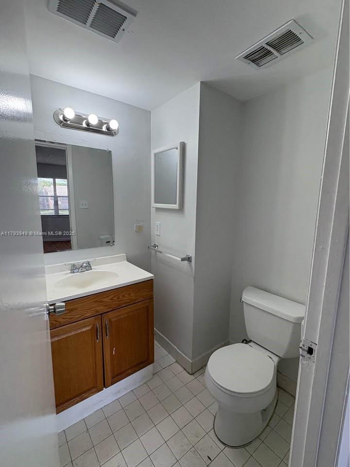 ISLAND CLUB AT CORAL SPRI - Residential