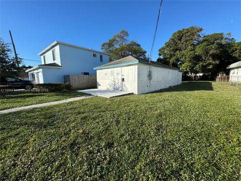 Photo of 607 NW 8th Ave, Pompano Beach, FL 33060 (MLS # A11886171)