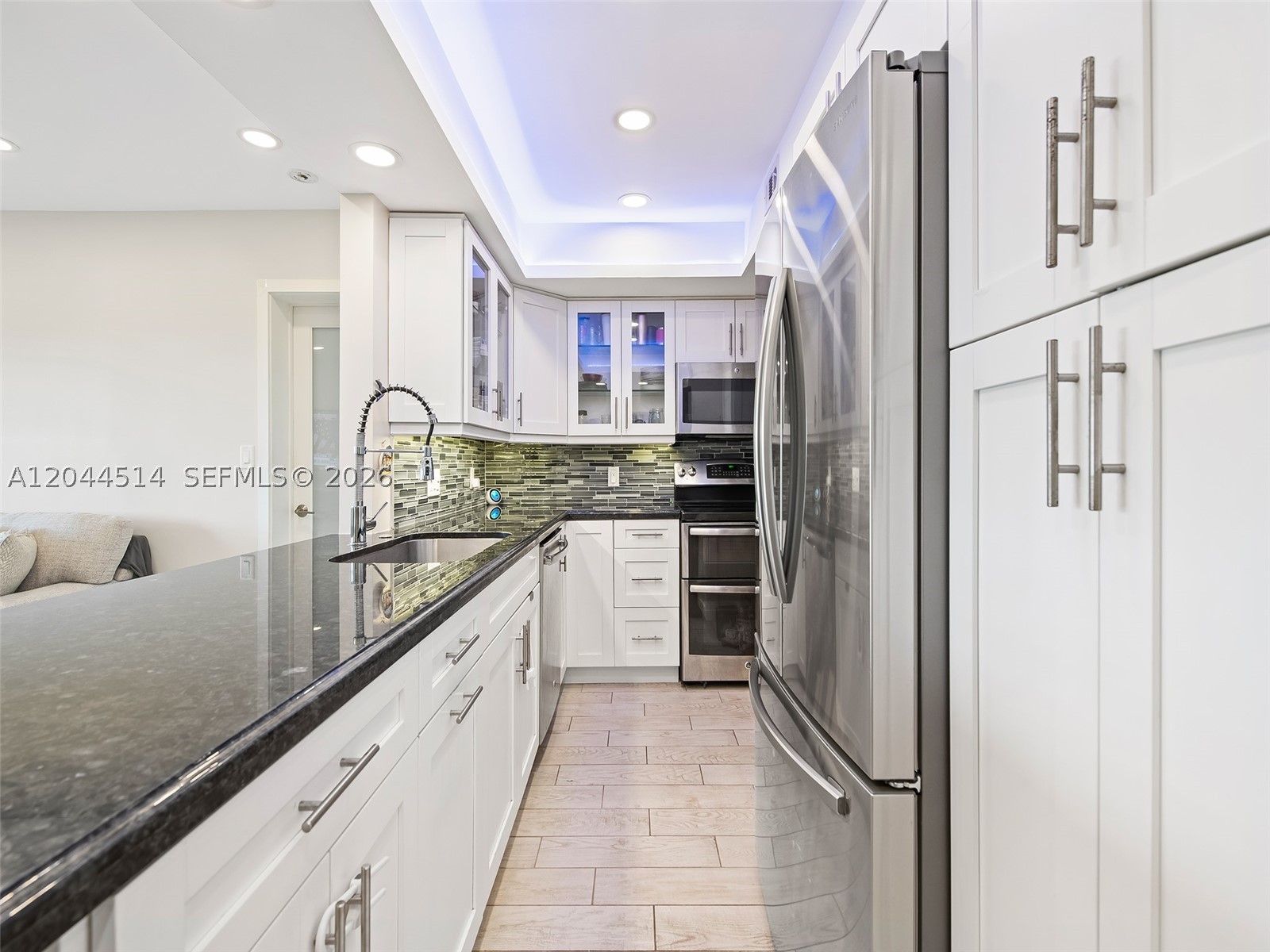 1000 River Reach Dr 516