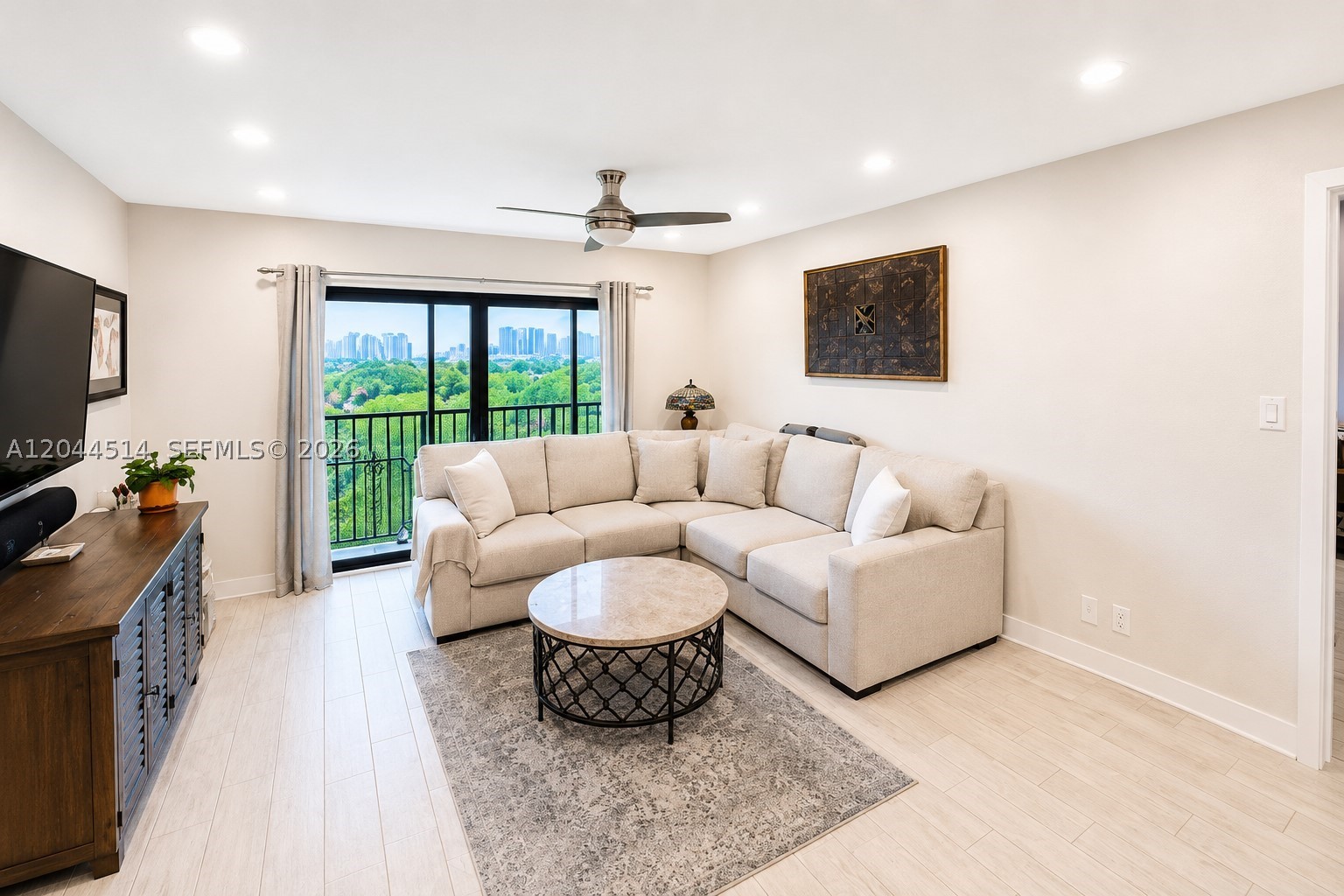 1000 River Reach Dr 516