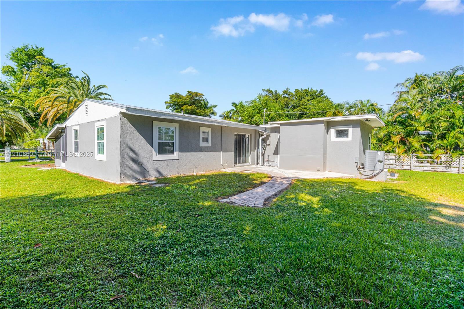 ALABAMA GROVE TERRACE - Residential