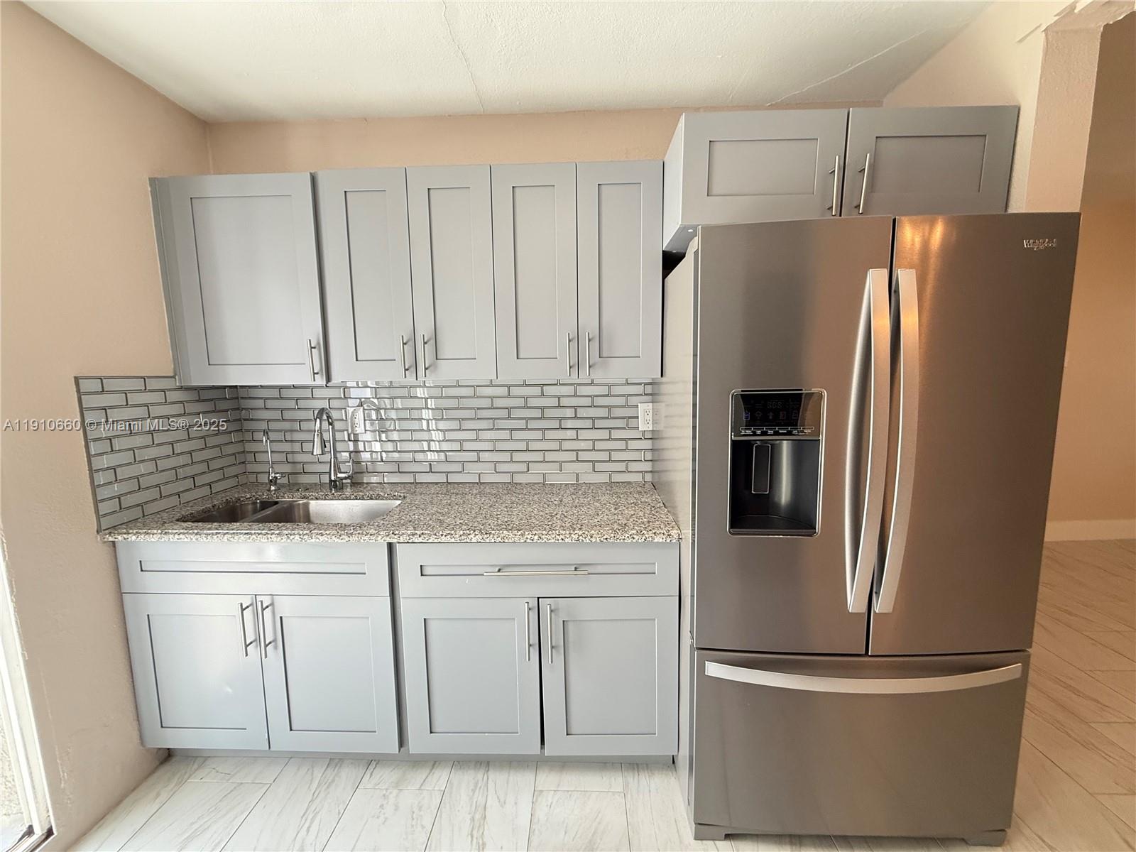 ALABAMA GROVE TERRACE - Residential