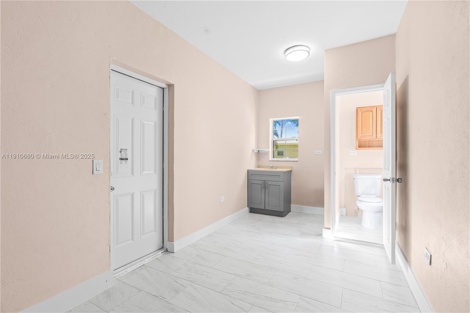 ALABAMA GROVE TERRACE - Residential