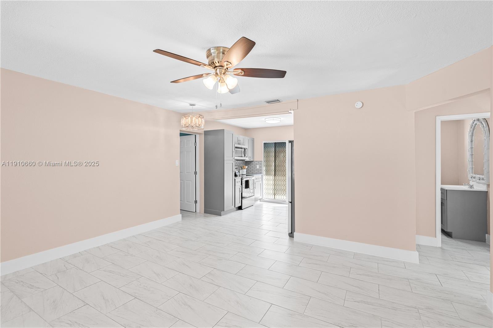 ALABAMA GROVE TERRACE - Residential