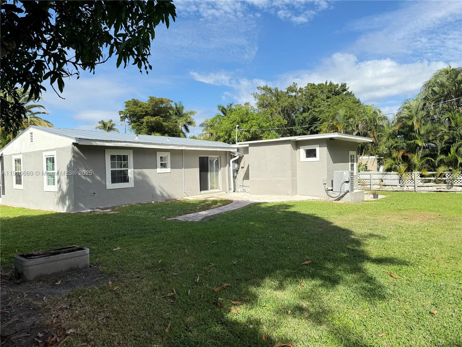 ALABAMA GROVE TERRACE - Residential