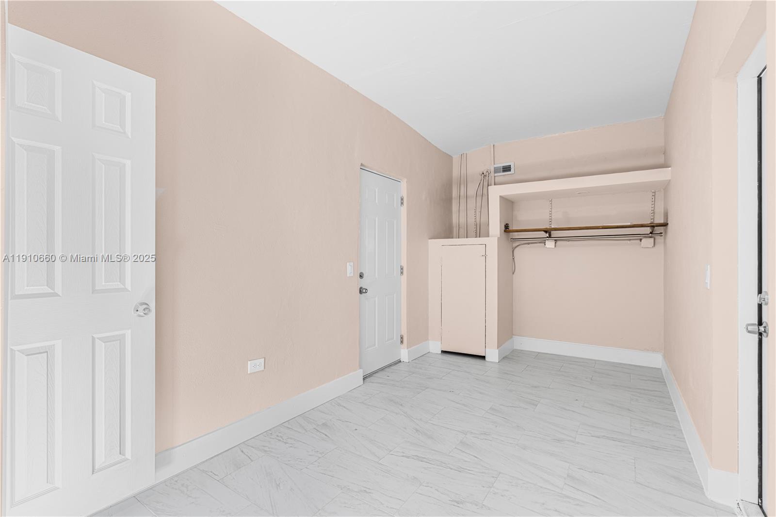 ALABAMA GROVE TERRACE - Residential