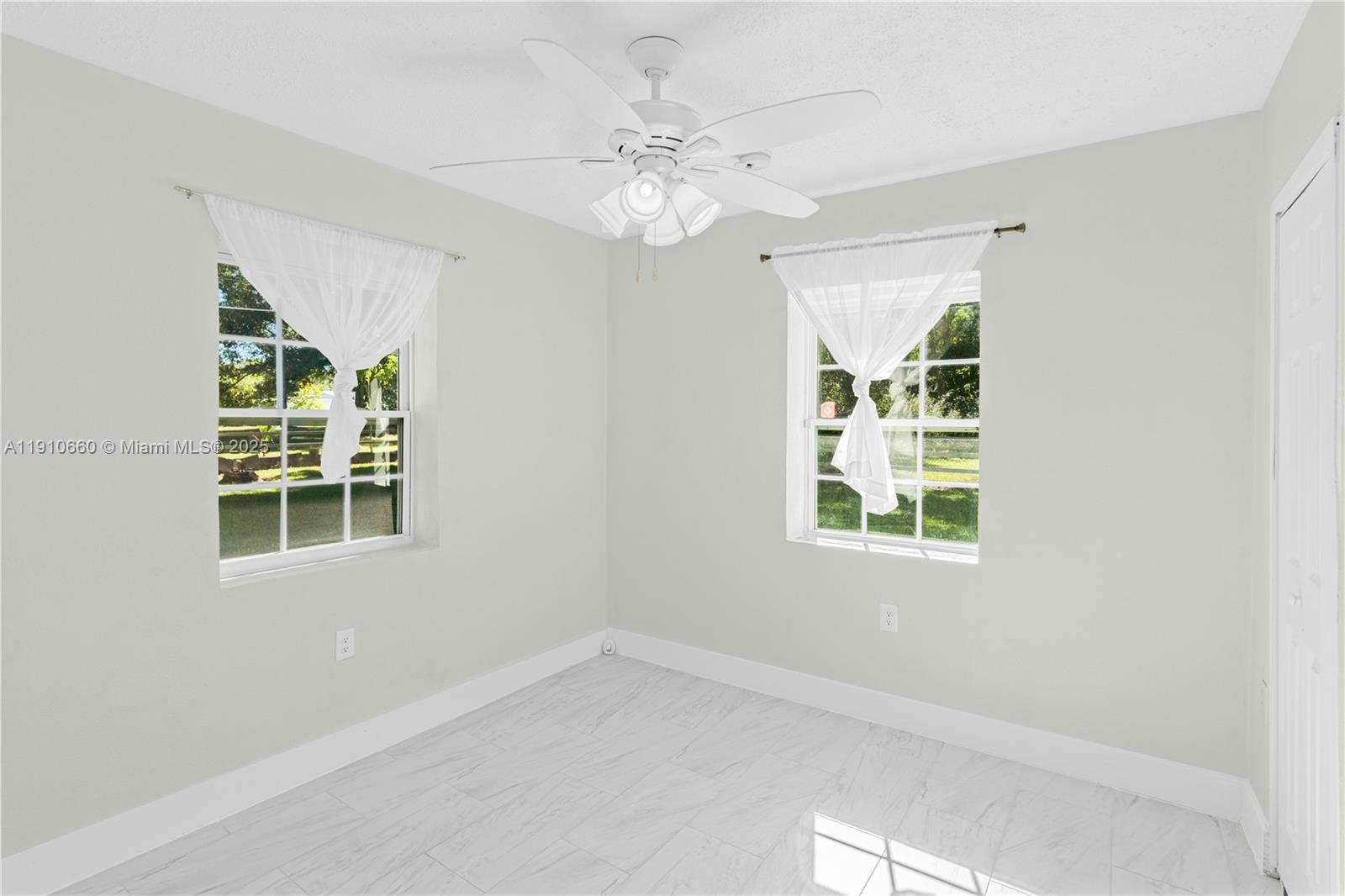 ALABAMA GROVE TERRACE - Residential