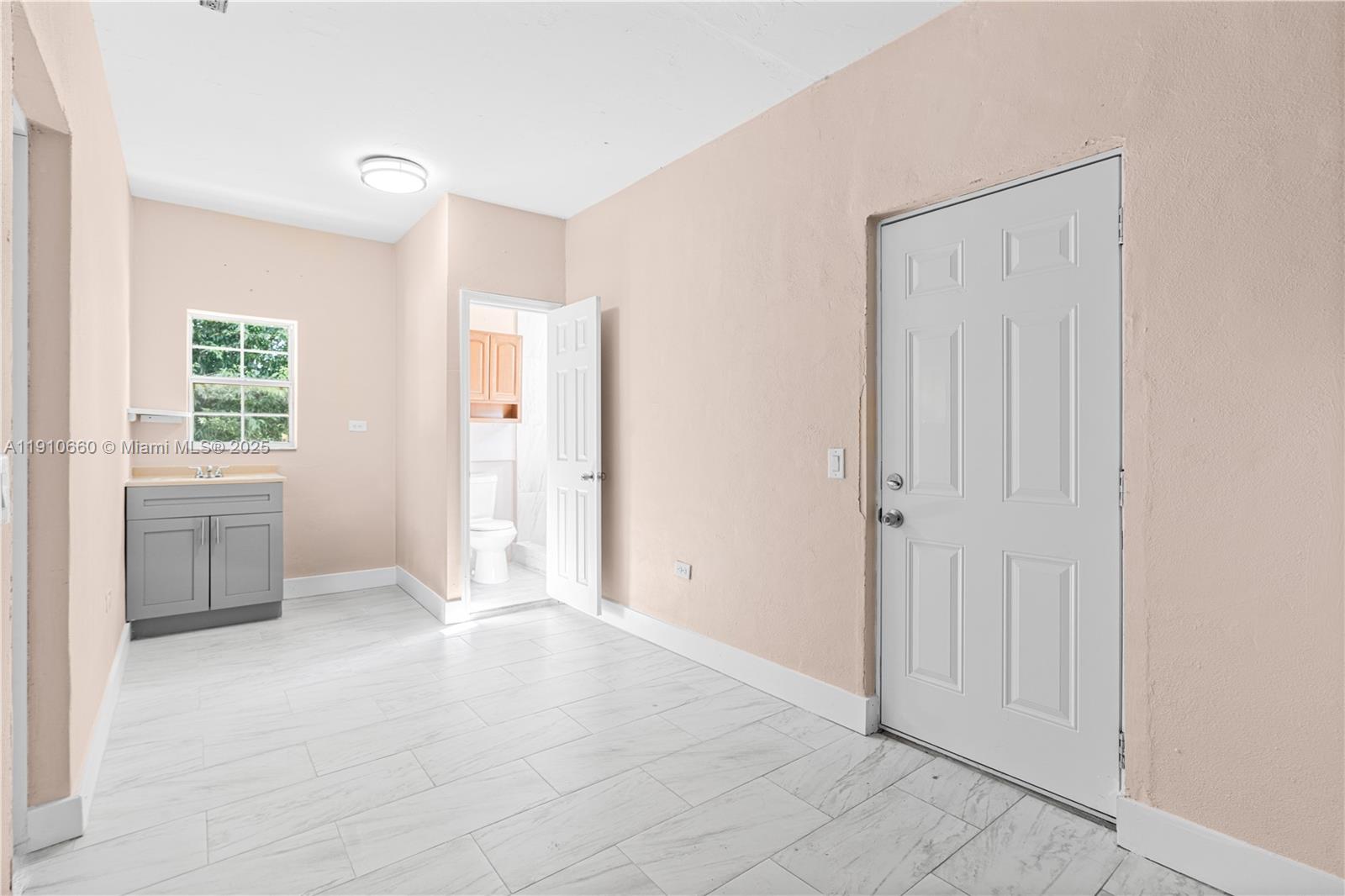 ALABAMA GROVE TERRACE - Residential