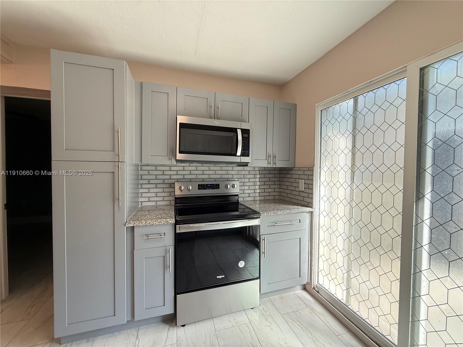 ALABAMA GROVE TERRACE - Residential