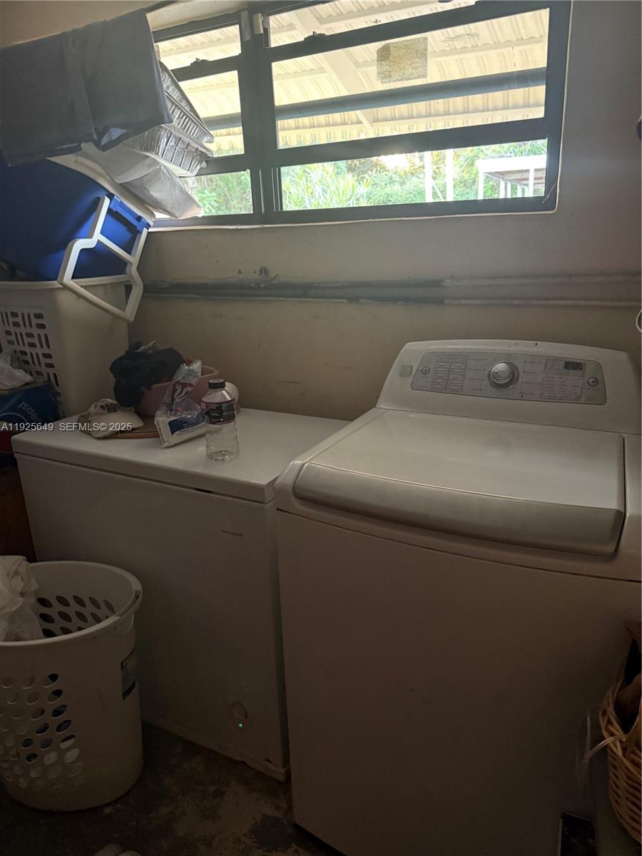 BISCAYNE HIGHLANDS - Residential