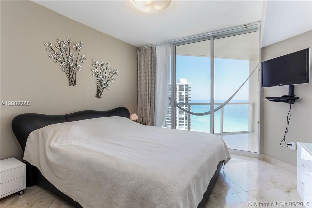 LA PERLA CONDO - Residential Lease