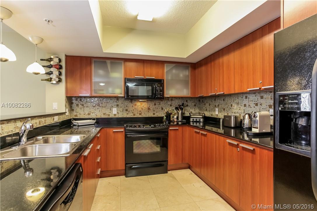 LA PERLA CONDO - Residential Lease