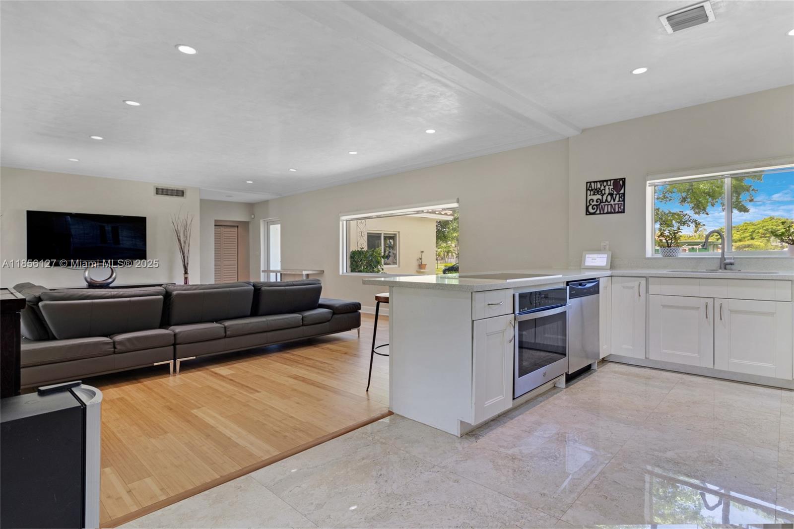 535 SW 39th Ave