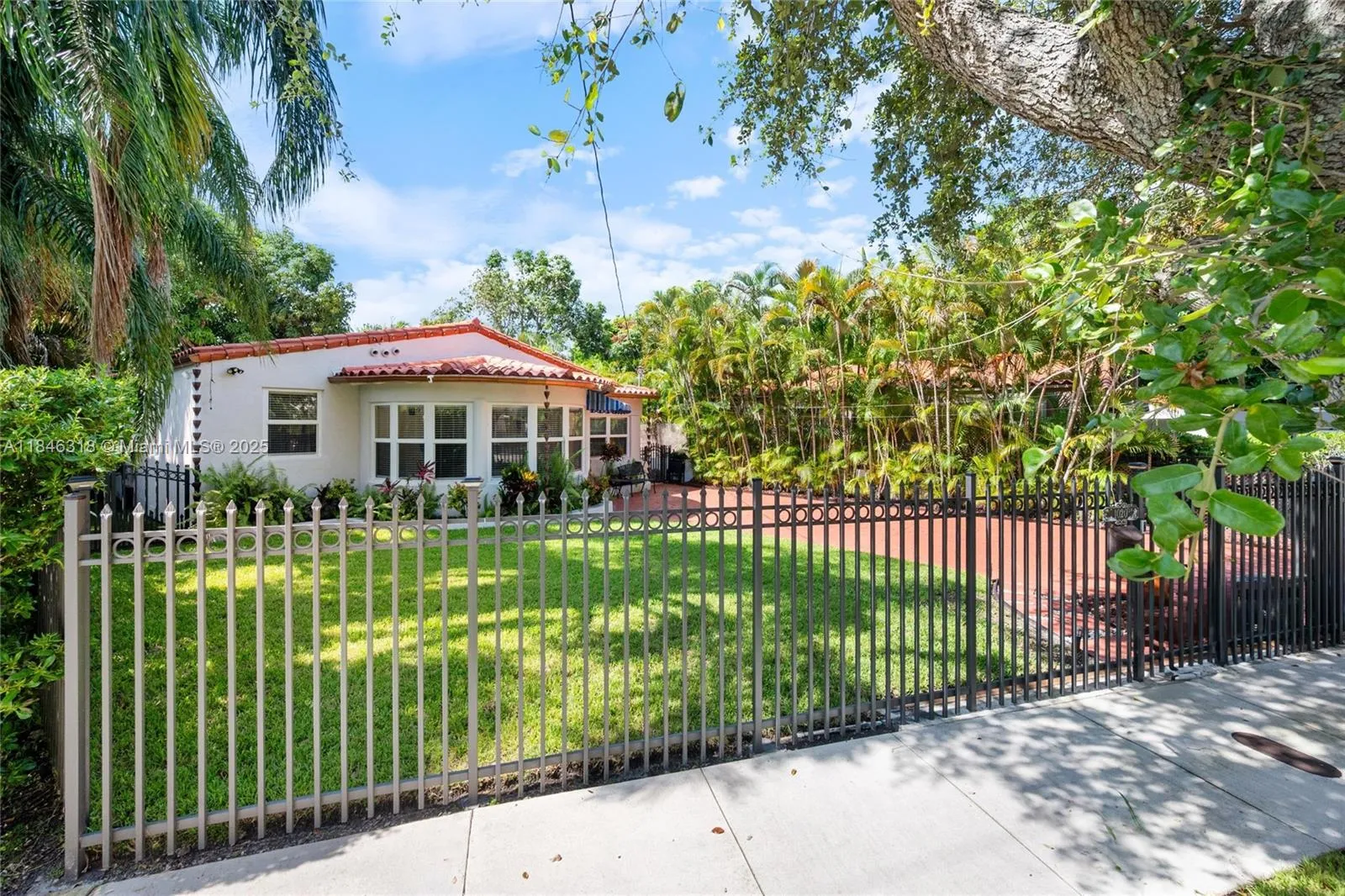 Miami, Florida 33129, United States, 3 Bedrooms Bedrooms, ,3 BathroomsBathrooms,Residential,Active,178053