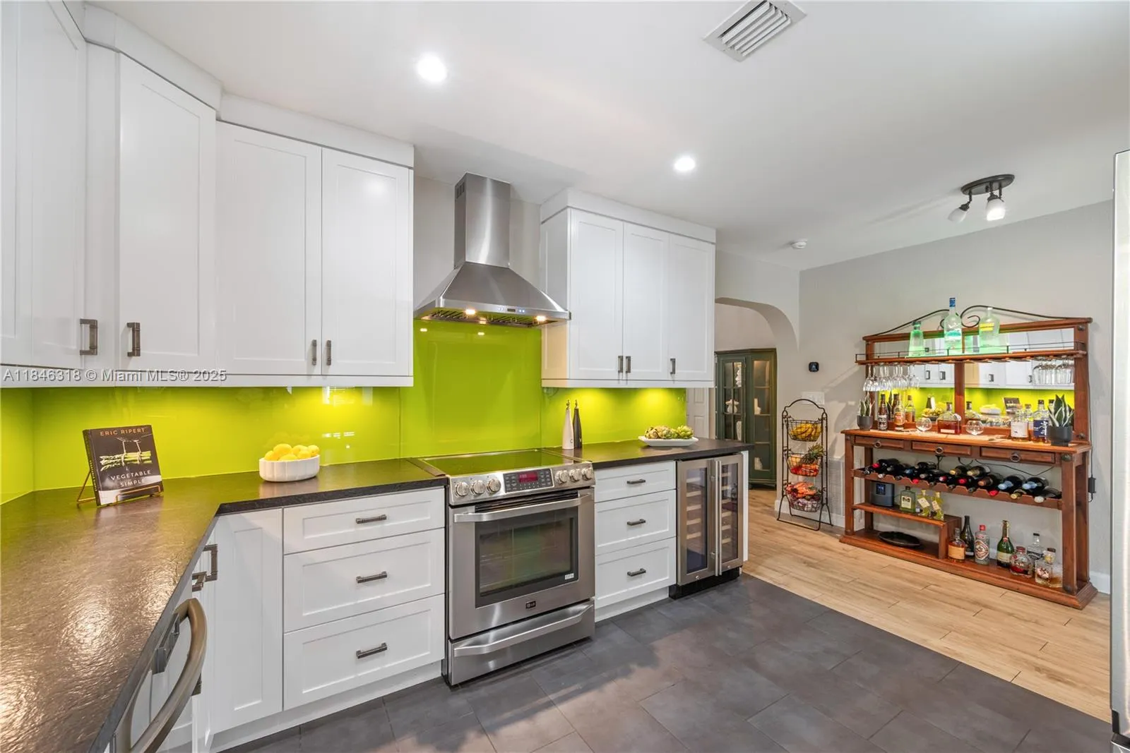 Miami, Florida 33129, United States, 3 Bedrooms Bedrooms, ,3 BathroomsBathrooms,Residential,Active,178053