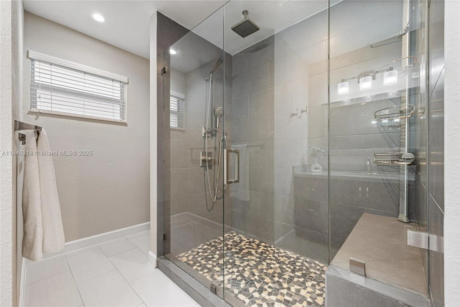 Miami, Florida 33129, United States, 3 Bedrooms Bedrooms, ,3 BathroomsBathrooms,Residential,Active,178053