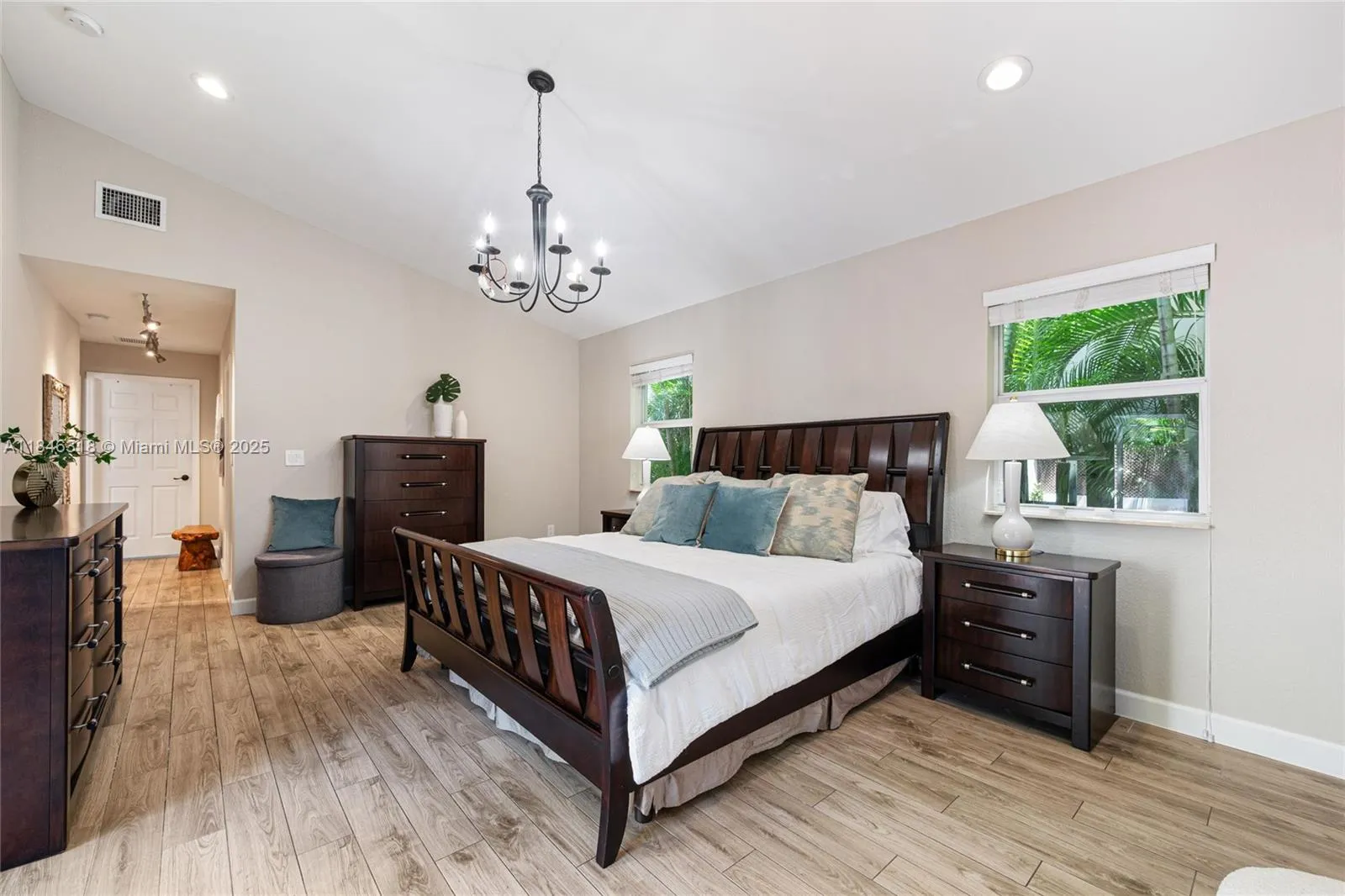 Miami, Florida 33129, United States, 3 Bedrooms Bedrooms, ,3 BathroomsBathrooms,Residential,Active,178053