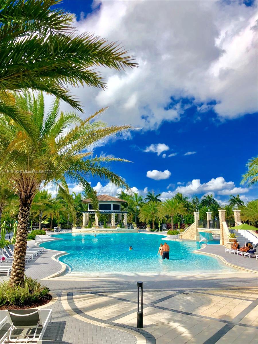 GRAND BAY SOUTH TOWNHOMES - Residential