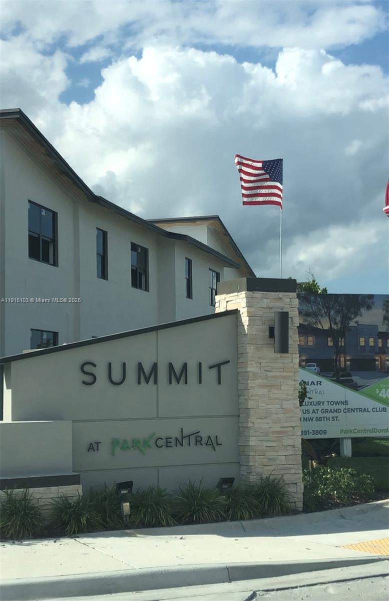 GRAND BAY SOUTH TOWNHOMES - Residential