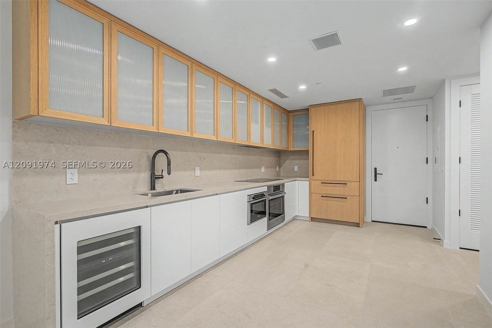 2200 Brickell Ave 406