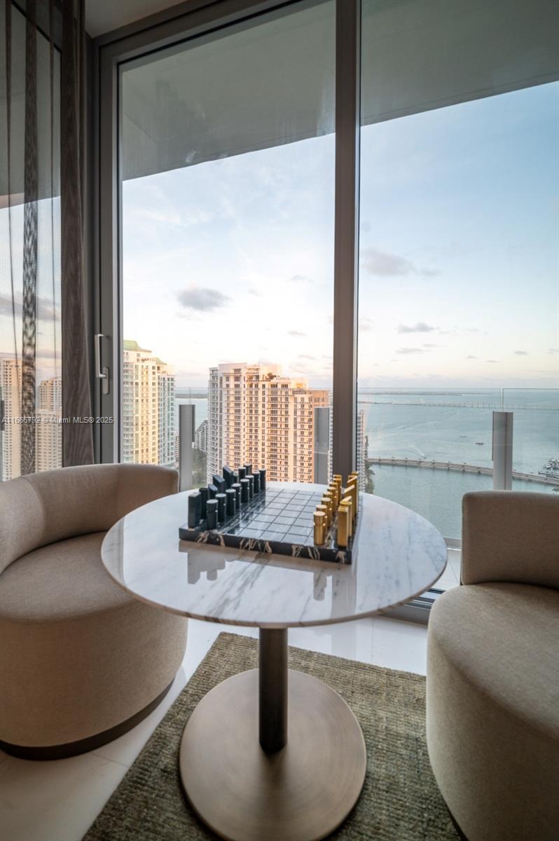 ASTON MARTIN RESIDENCES - Residential