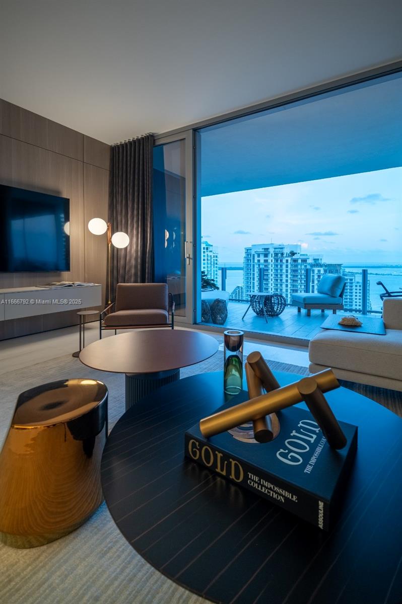 ASTON MARTIN RESIDENCES - Residential