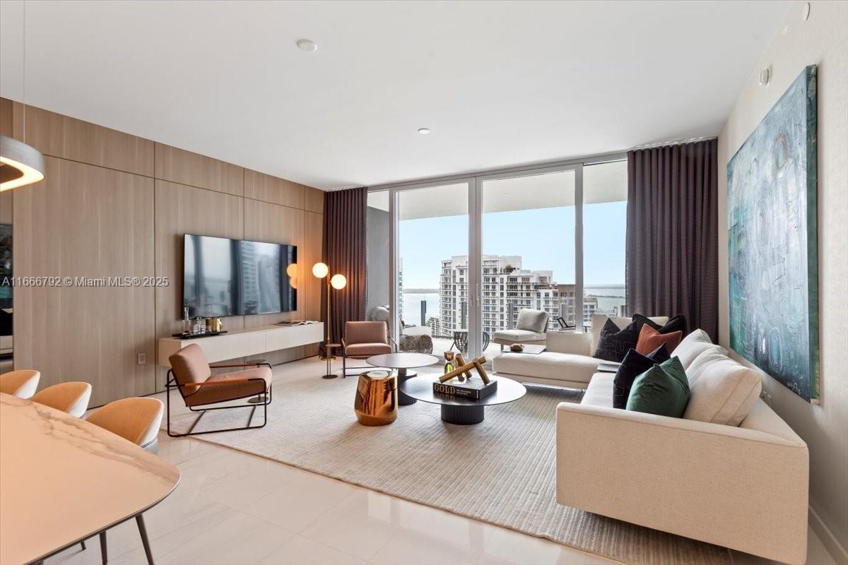 ASTON MARTIN RESIDENCES - Residential