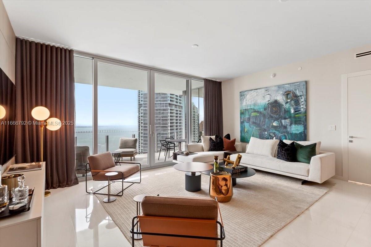 ASTON MARTIN RESIDENCES - Residential