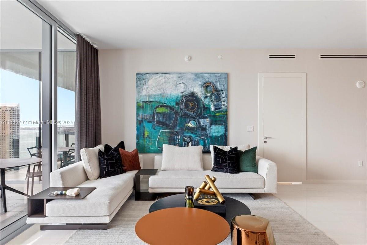 ASTON MARTIN RESIDENCES - Residential