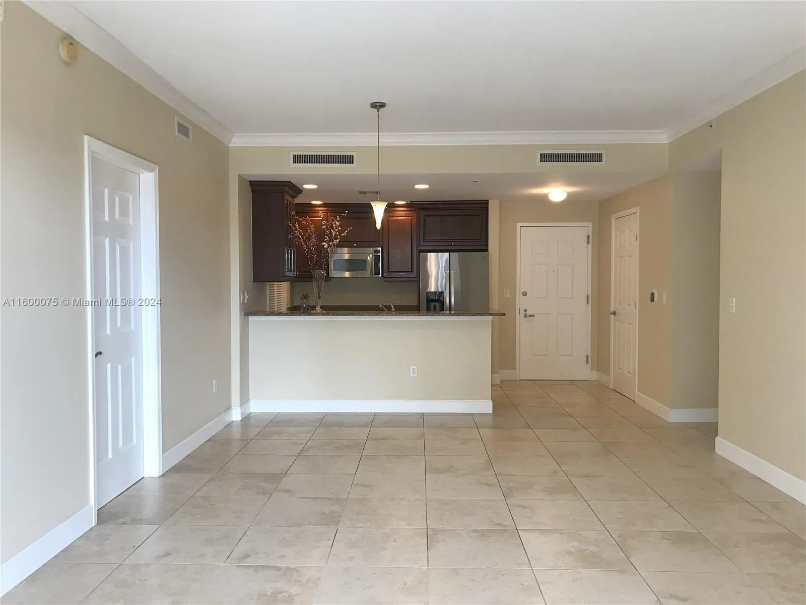 Coral Gables, Florida 33134, United States, 2 Bedrooms Bedrooms, ,3 BathroomsBathrooms,Residential,Active,55446