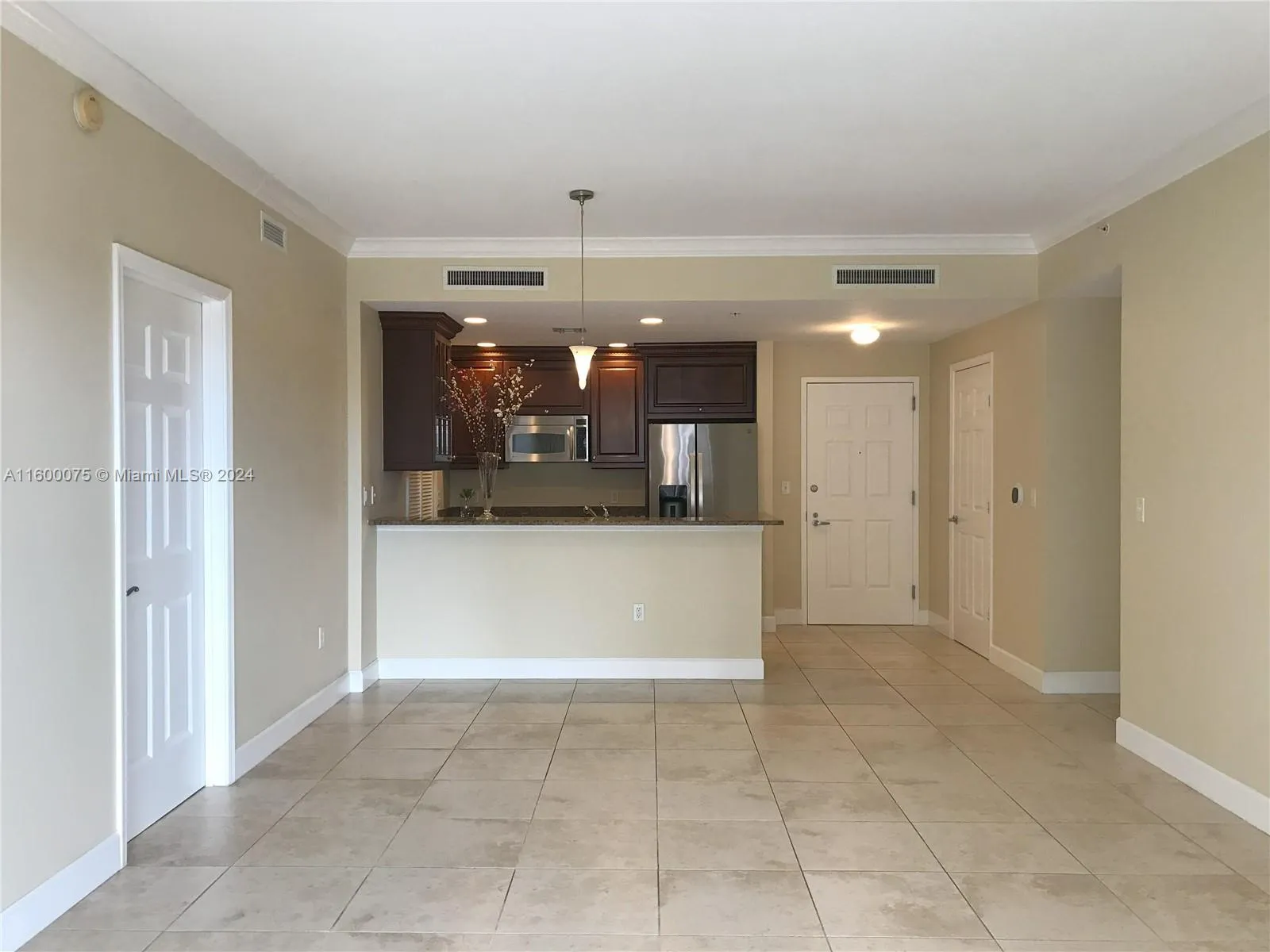 Coral Gables, Florida 33134, United States, 2 Bedrooms Bedrooms, ,3 BathroomsBathrooms,Residential,Active,55446