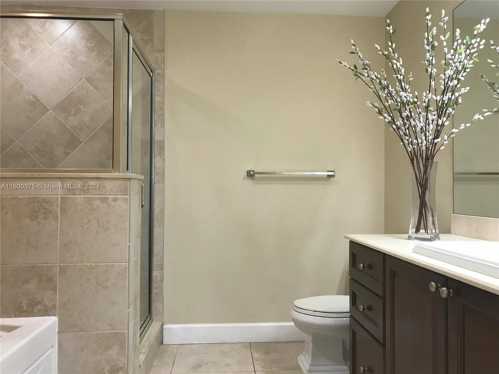 Coral Gables, Florida 33134, United States, 2 Bedrooms Bedrooms, ,3 BathroomsBathrooms,Residential,Active,55446