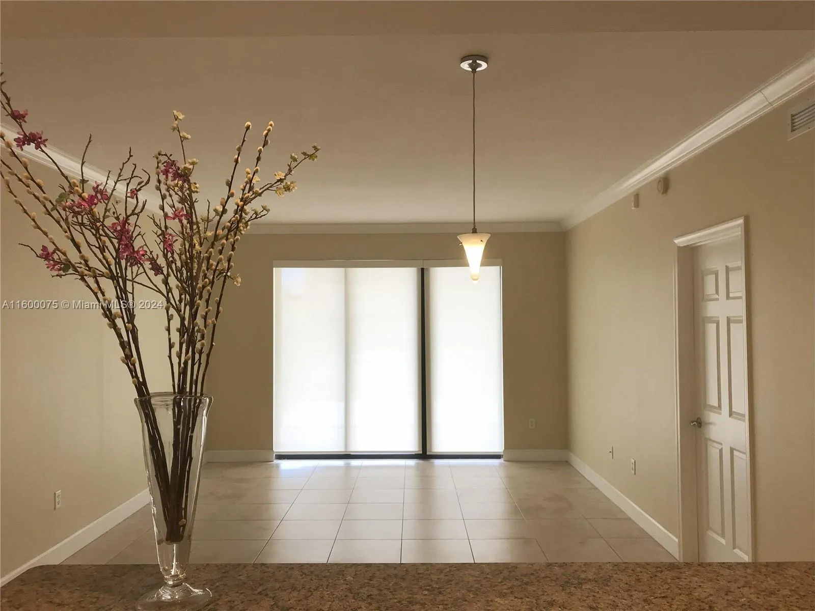 Coral Gables, Florida 33134, United States, 2 Bedrooms Bedrooms, ,3 BathroomsBathrooms,Residential,Active,55446