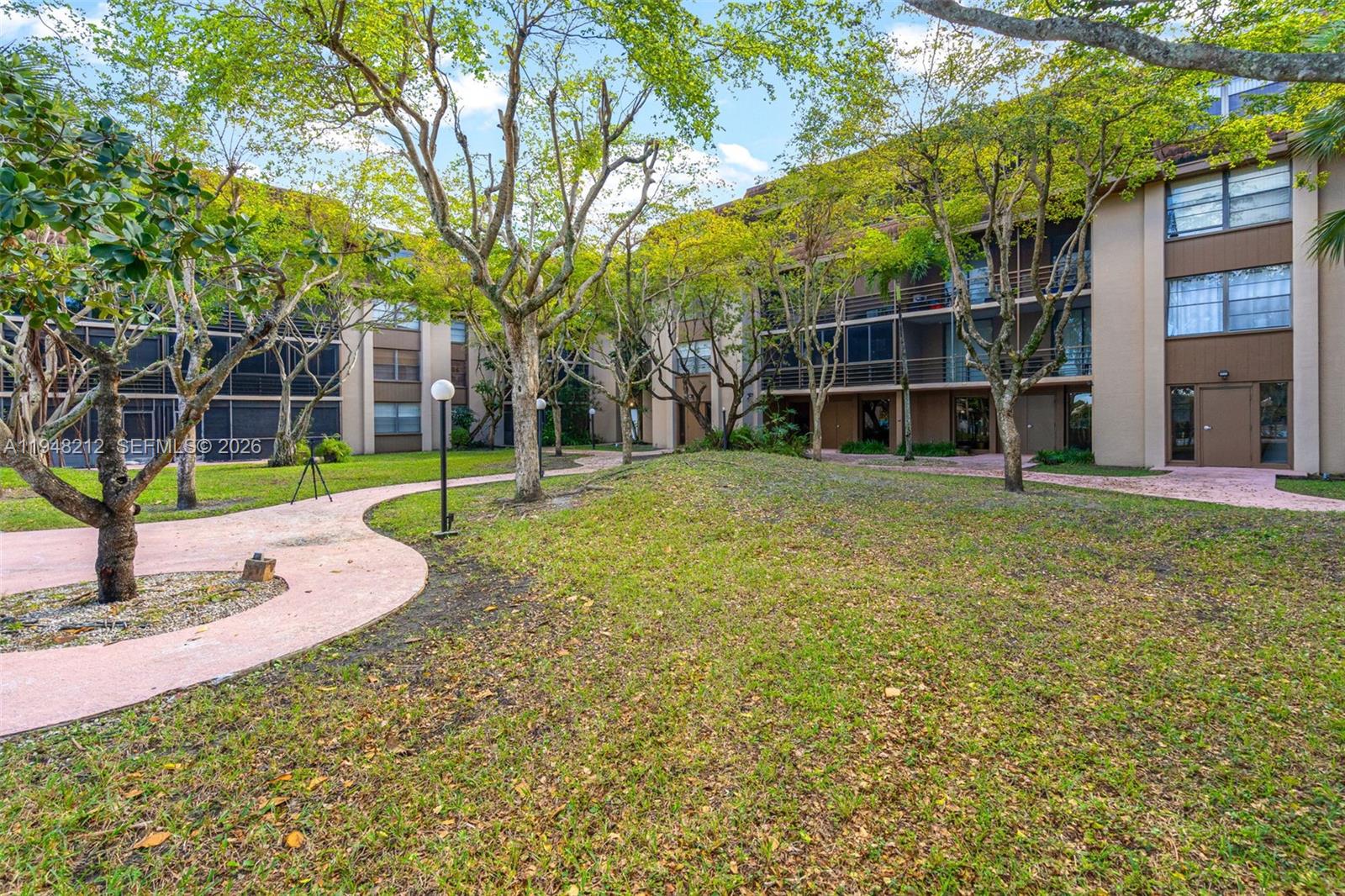 COCO WOOD CONDO - Residential