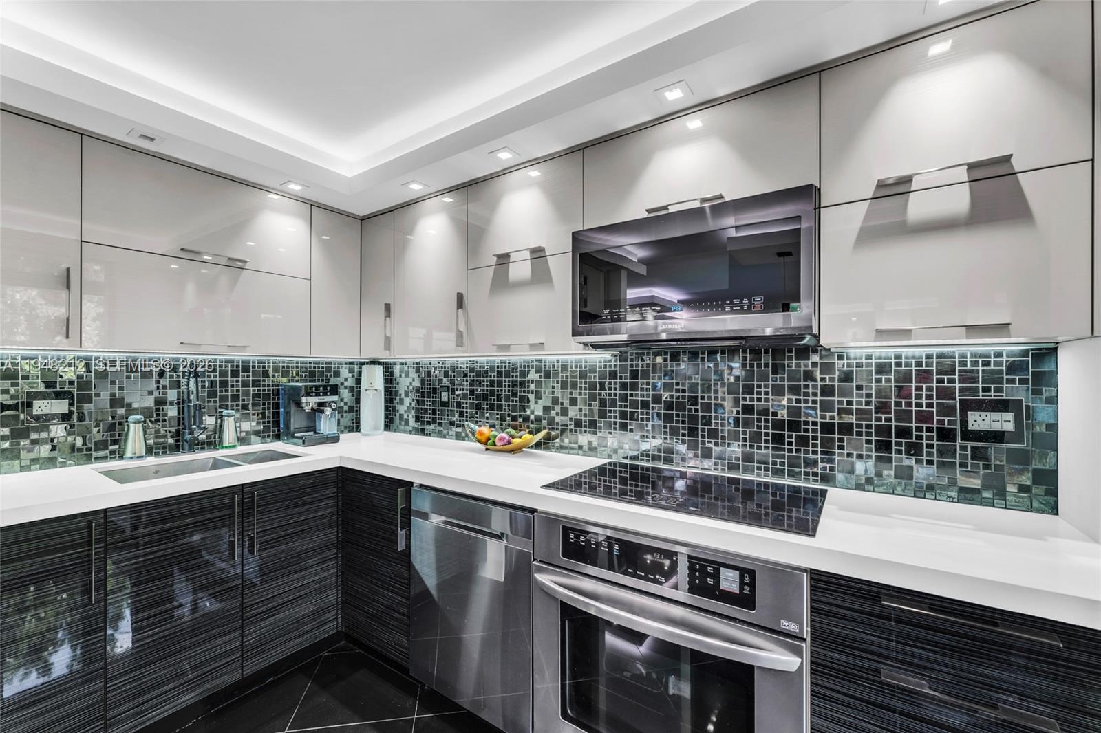 COCO WOOD CONDO - Residential