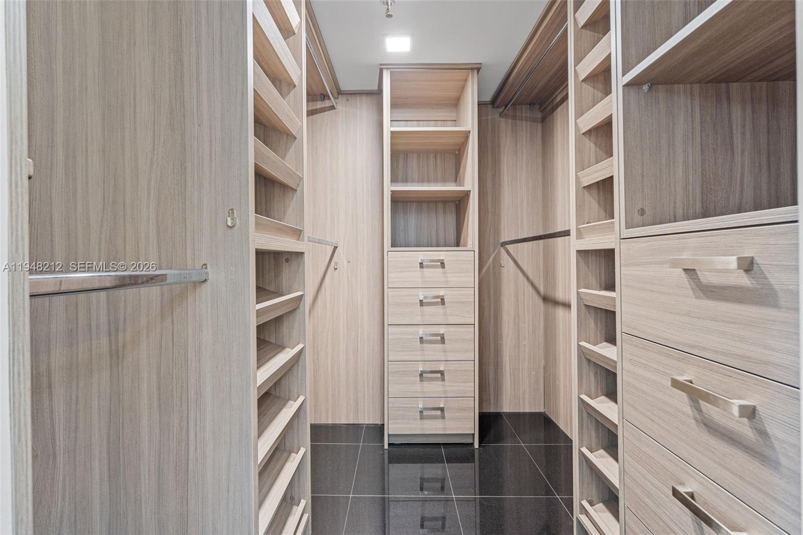 COCO WOOD CONDO - Residential