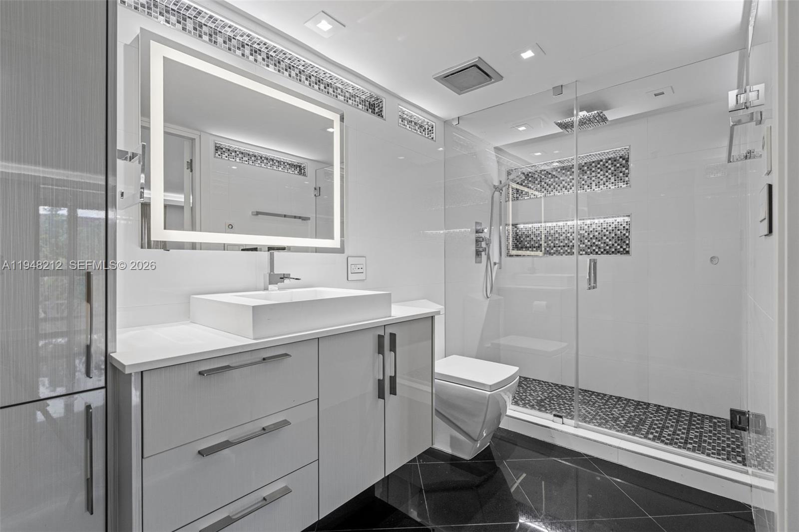 COCO WOOD CONDO - Residential