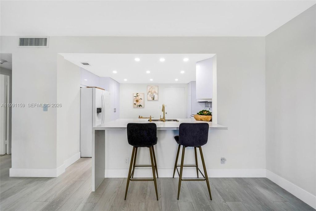 Photo of 2100 S Ocean Dr #5B, Fort Lauderdale, FL 33316 (MLS # A11991159)