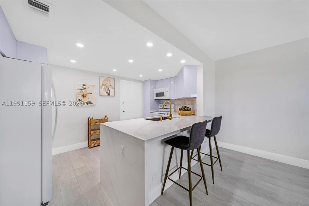 Photo of 2100 S Ocean Dr #5B, Fort Lauderdale, FL 33316 (MLS # A11991159)
