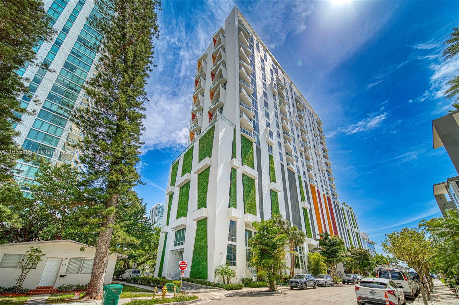 THE CRIMSON CONDO - Residential