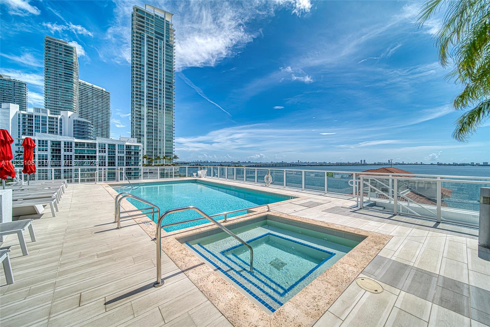 THE CRIMSON CONDO - Residential