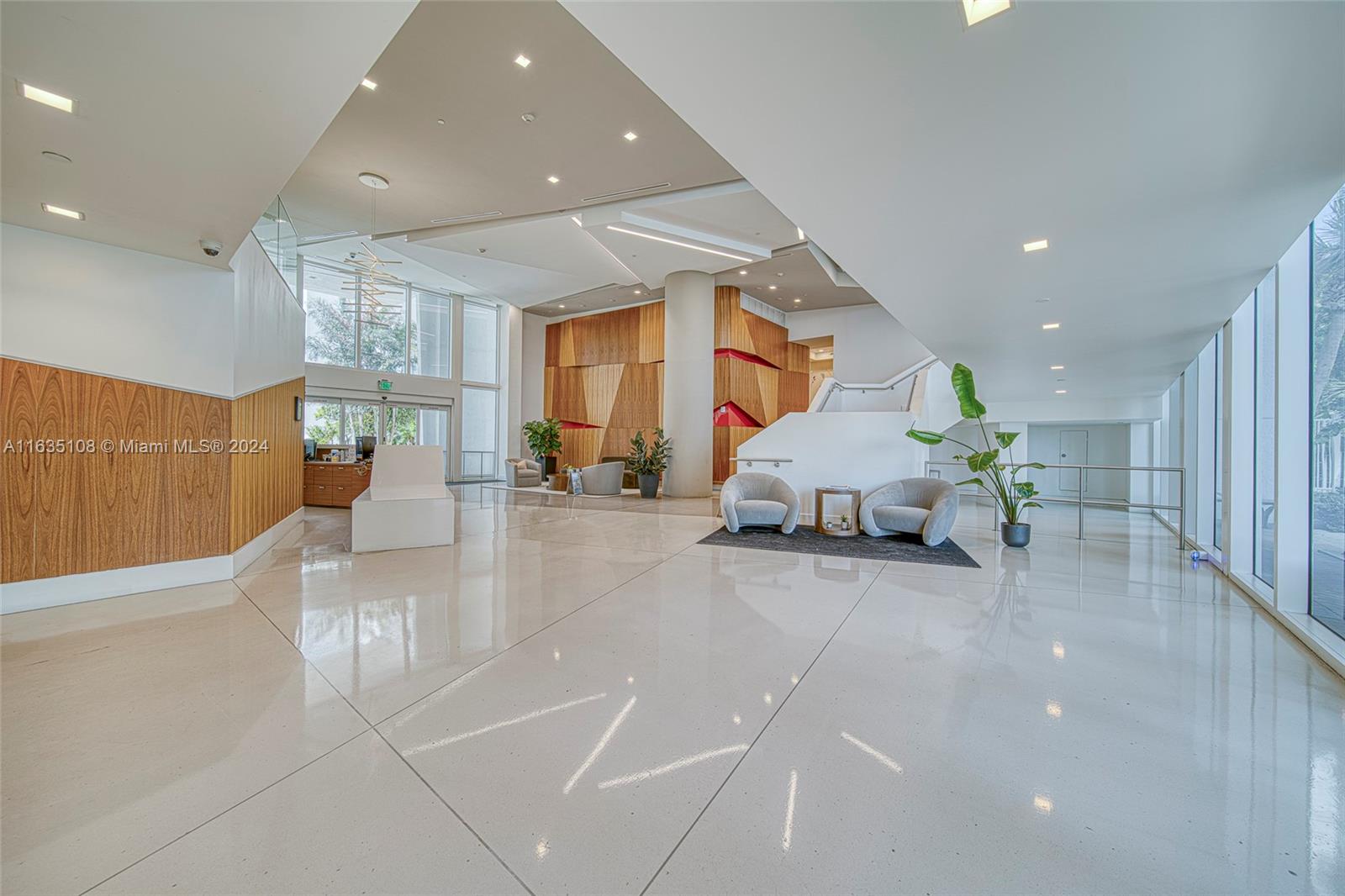 THE CRIMSON CONDO - Residential