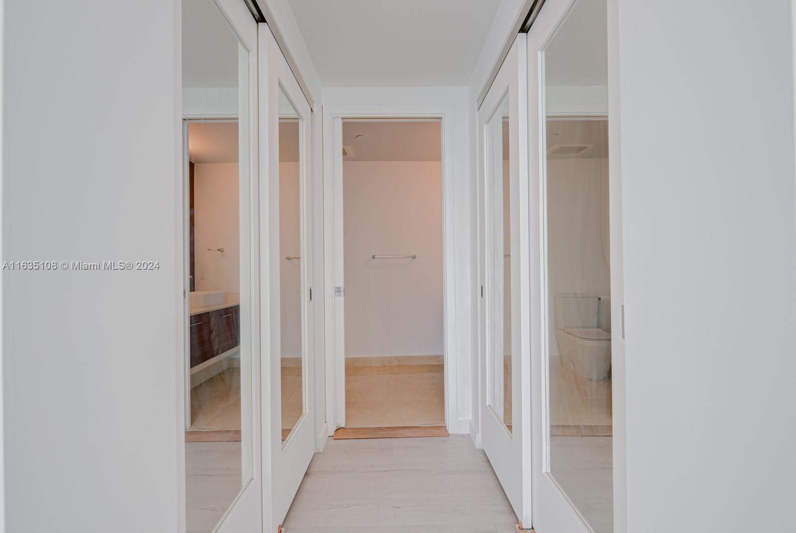 THE CRIMSON CONDO - Residential