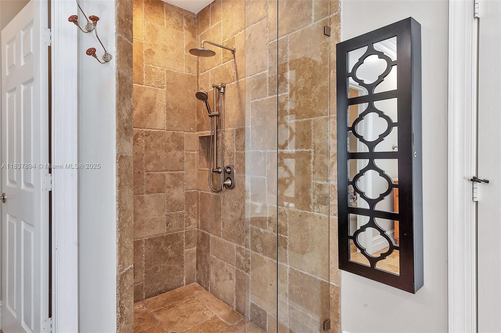 CARLTON ESTATES-2 - Residential Lease