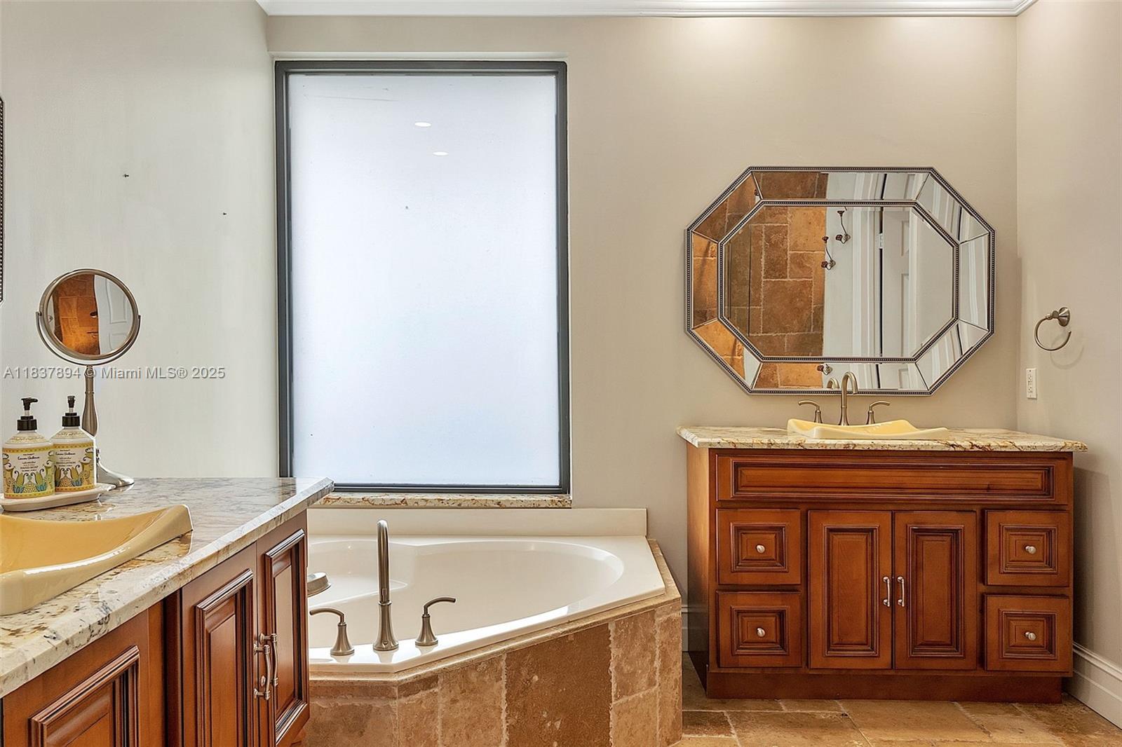 CARLTON ESTATES-2 - Residential Lease