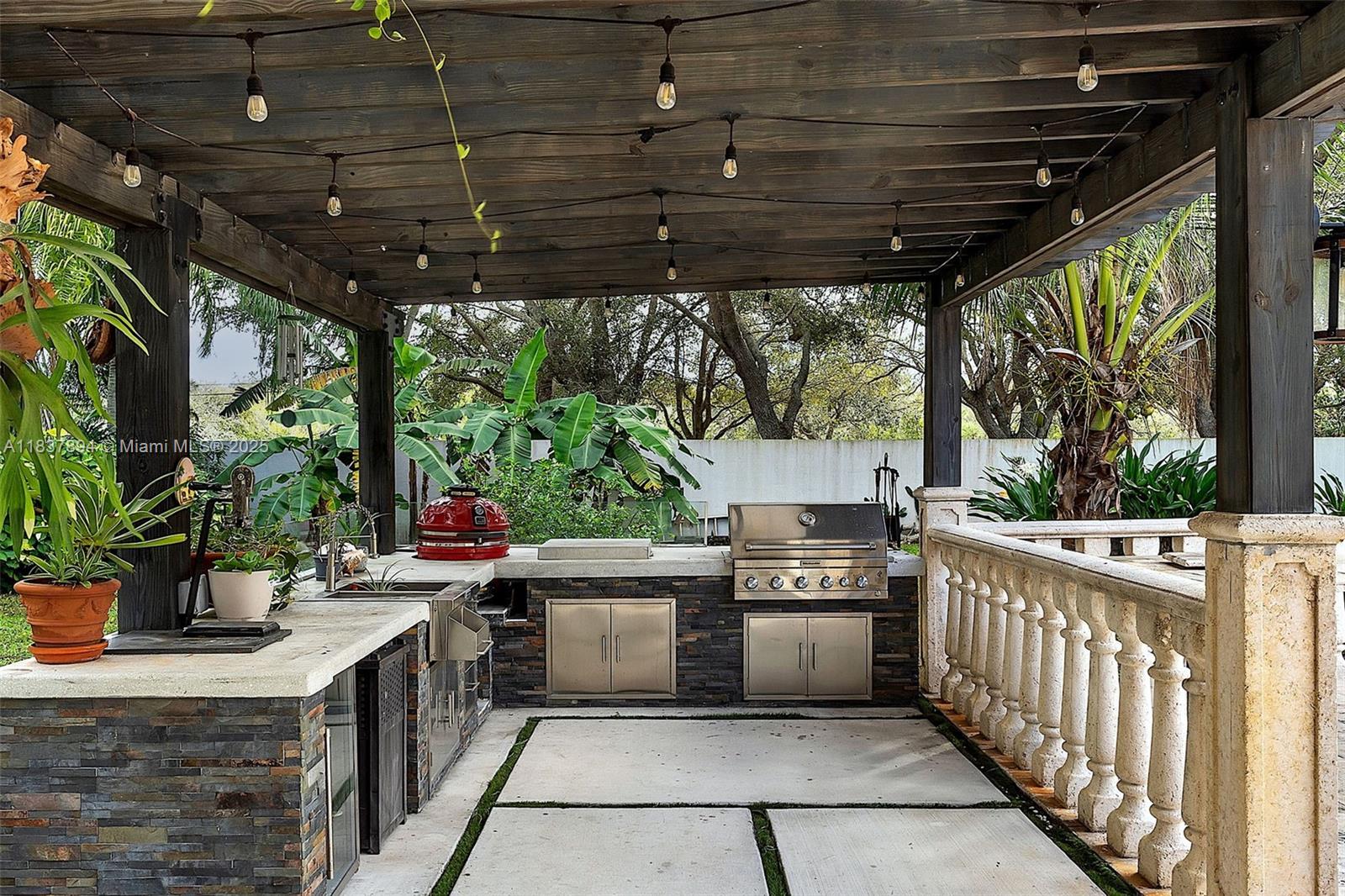 CARLTON ESTATES-2 - Residential Lease