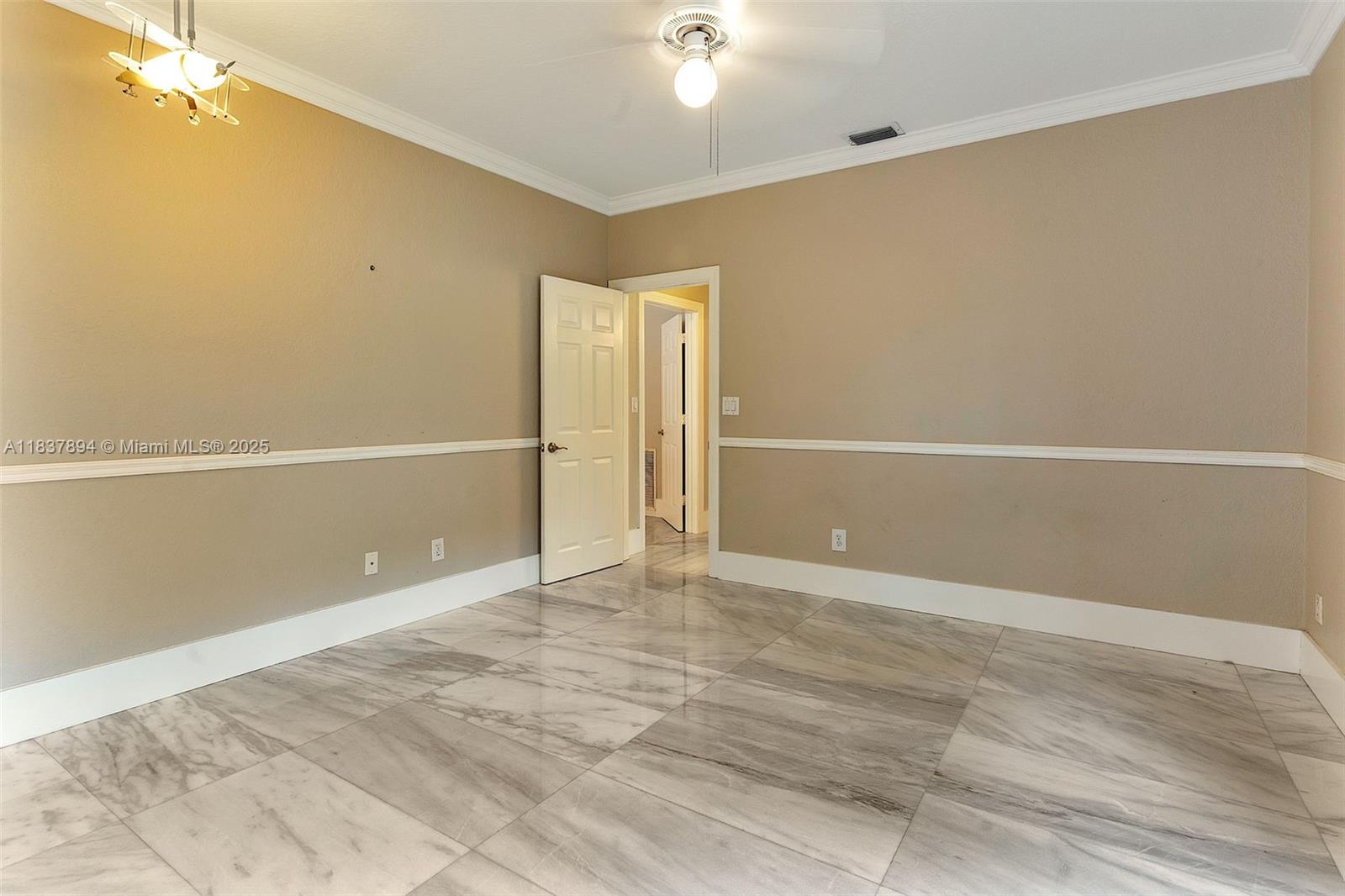 CARLTON ESTATES-2 - Residential Lease